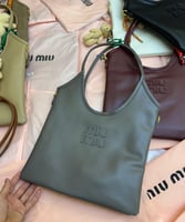 شنط ميو ميو