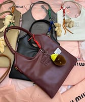 شنط ميو ميو