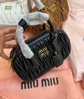 شنط ميو ميو