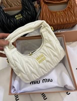 شنط ميو ميو