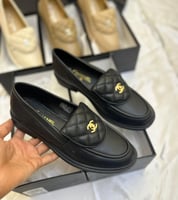 شوزات نسائية