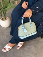 طقم مع جميع الملحقات