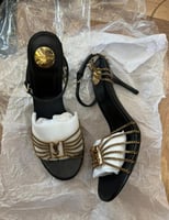 كعب سان لوران