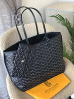 شنطة الجامعة