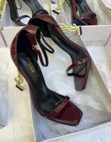 كعب سان لوران