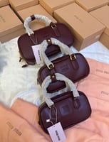 شنط ميو ميو