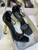 كعب سان لوران