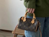 شنط لويس فيتون