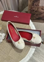 شوزات سي اتش