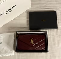 شنطة سان لوران