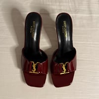 كعب سان لوران