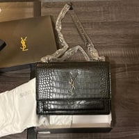 شنط سان لوران