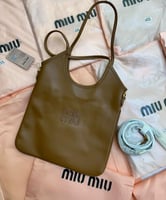 شنط ميو ميو