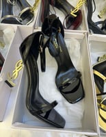 كعب سان لوران