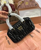 شنط ميو ميو