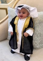 بكج بشت اسود مع ثوب وترسيمه