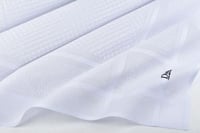 شماغ ديتشي ابيض 2025