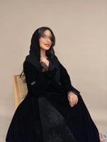 عبايه مخمل كوري + دانتيل فرنسي