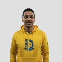 بلوفر نادي النصر الأصفر