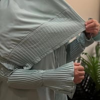 شرشف صلاة نسائي بكسرات أمامية لون عنابي خامة باردة...