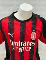 ميلان 25-26 الطقم الاساسي