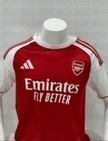 ارسنال 25-26 الطقم الاساسي