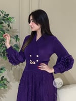 فستان بنفسجي فاخر بأكمام منفوشة