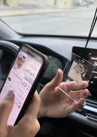 تعليقة مع الصورة والاغنية والعبارة حسب الطلب