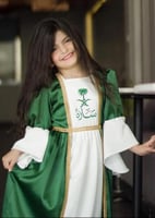 فستان وطني اخضر وبيض