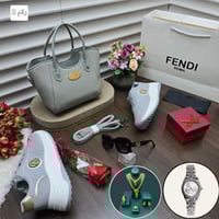 طقم نسائي ماركة فندي كامل نفس الصورة