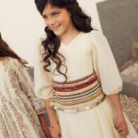 فستان بناتي بشكل يدوي