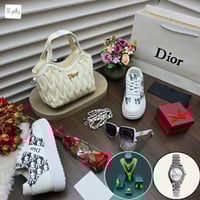 طقم نسائي ماركة ديور كامل نفس الصورة