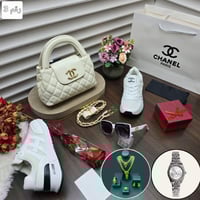 طقم نسائي ماركة شانيل كامل نفس الصورة