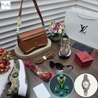 طقم نسائي ماركة لويس فيتون كامل نفس الصورة