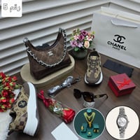 طقم نسائي ماركة شانيل كامل نفس الصورة