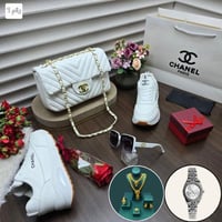 طقم نسائي ماركة شانيل كامل نفس الصورة