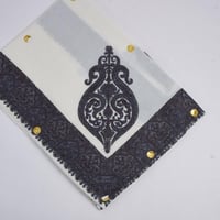 شال كشميري فاخر - تصميم أنيق بخامة عالية الجودة