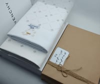 قماش رجالي فاخر باللون الابيض