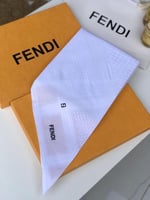 أبيض