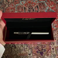 قلم كارتيه اسود غطاء بملحقات كارتيه