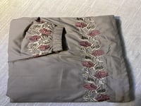 جلال صلاه قطن بارد مطرز تطريز ورود ناعمه - لون بيج...