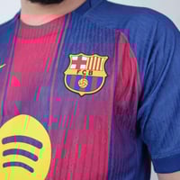 تيشيرت برشلونة الأساسي الجديد 2026