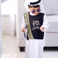 سديري ولادي لون اسود منقوشه ومطرزه بللون الذهبي