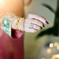 خاتم نسائي بالاسم وتاريخ فضي