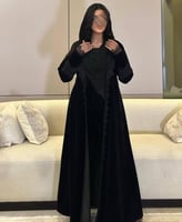 عباية جديدة مخمل مع دانتيل