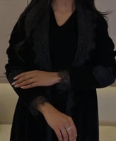 عباية جديدة مخمل مع دانتيل