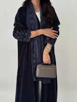 عباية مخمل +تطريز يدوي انيق