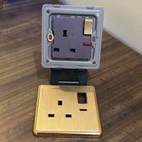 فيش مفرد 13 امبير ذهبي ضمان 25 سنة