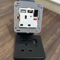 فيش USB+تايب C اسود 13 امبير ضمان 25 سنة