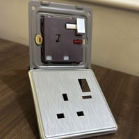 فيش مفرد 13 امبير فضي ضمان 25 سنة